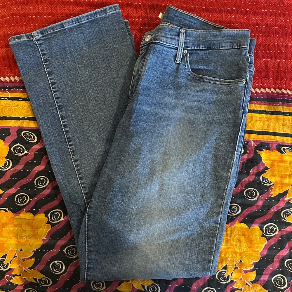 Levi’s 315 Shaping Bootcut 18W